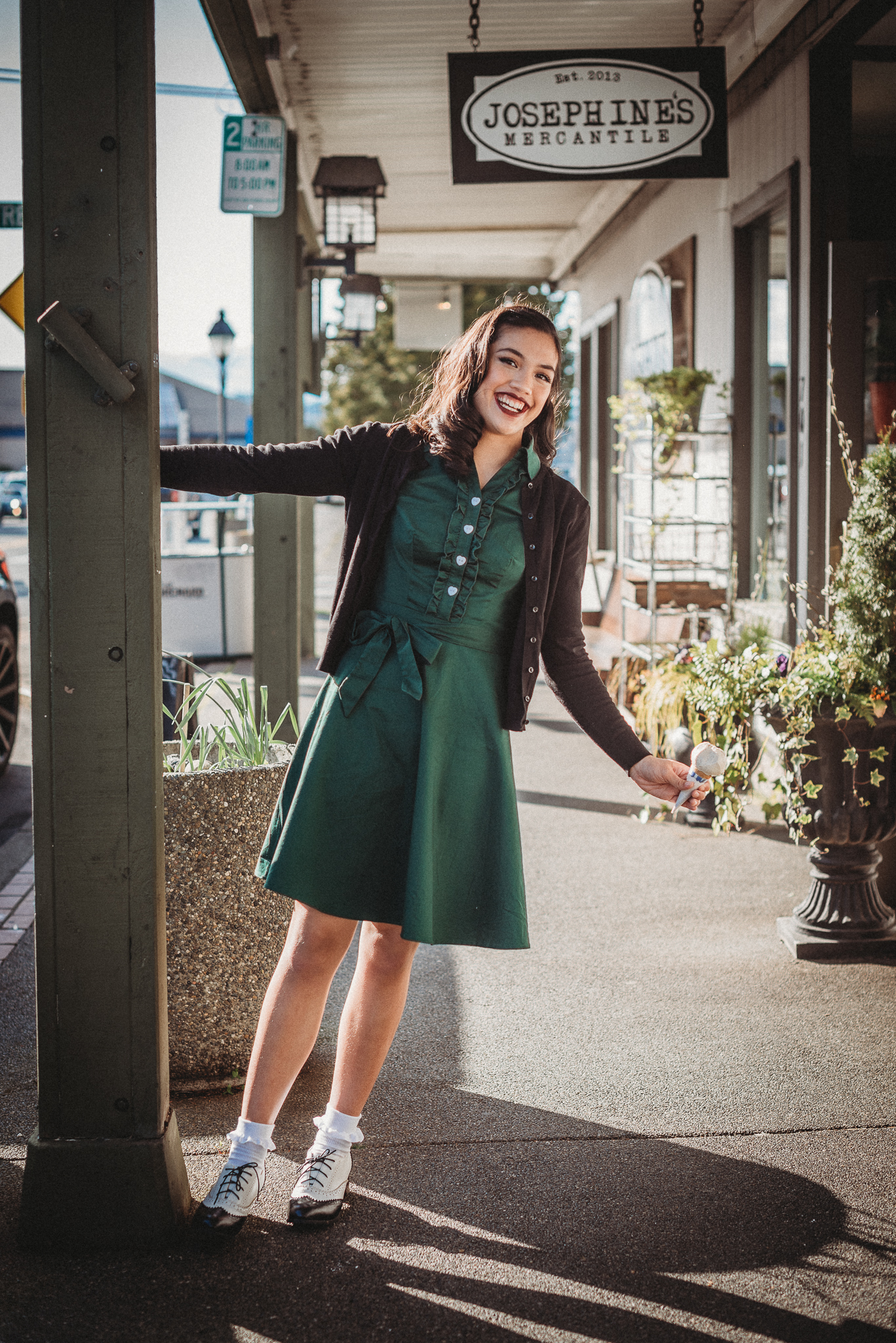 1940's Vintage Inspired Photoshoot | Port Orchard, WA | Port Orchard Portrait Photographer | Caleo Photography