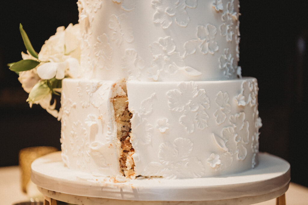 Le Meridien Tampa, The Courthouse, Yacht StarShip Tampa Wedding, Caleo Designs, Wedding Cake