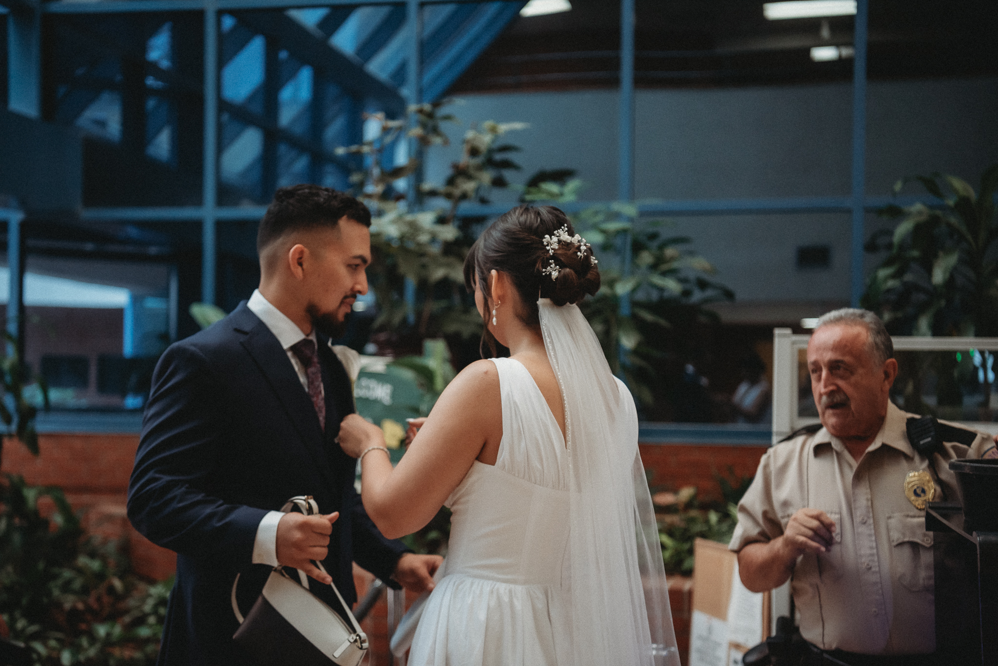 Brooksville courthouse wedding photography capturing natural moments