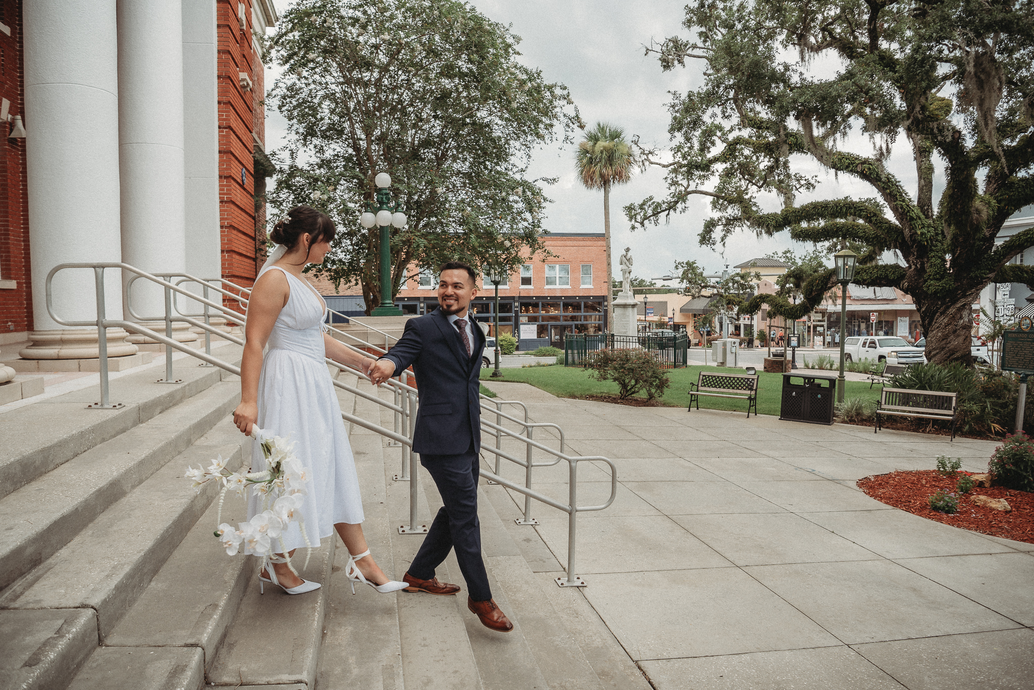 Intimate courthouse wedding ceremony in Brooksville Florida