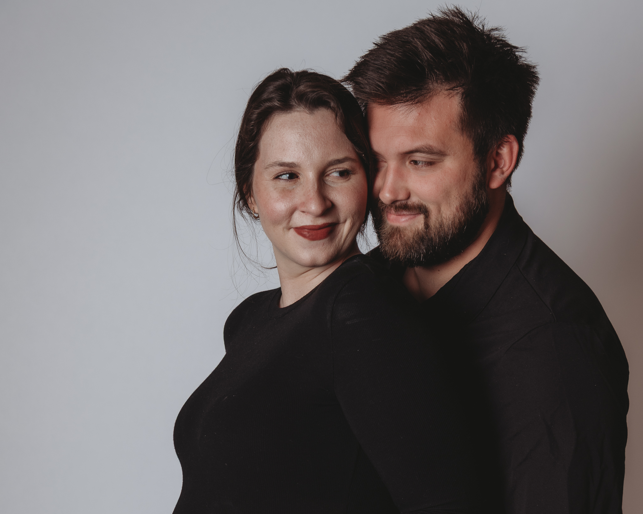 soft romantic maternity photography with heirloom feel